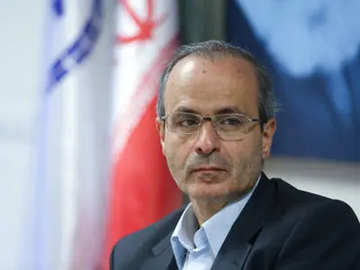 ابراز نگرانی از درخواست مرخصی بدون حقوق اساتید جوان برای انجام مقدمات مهاجرت