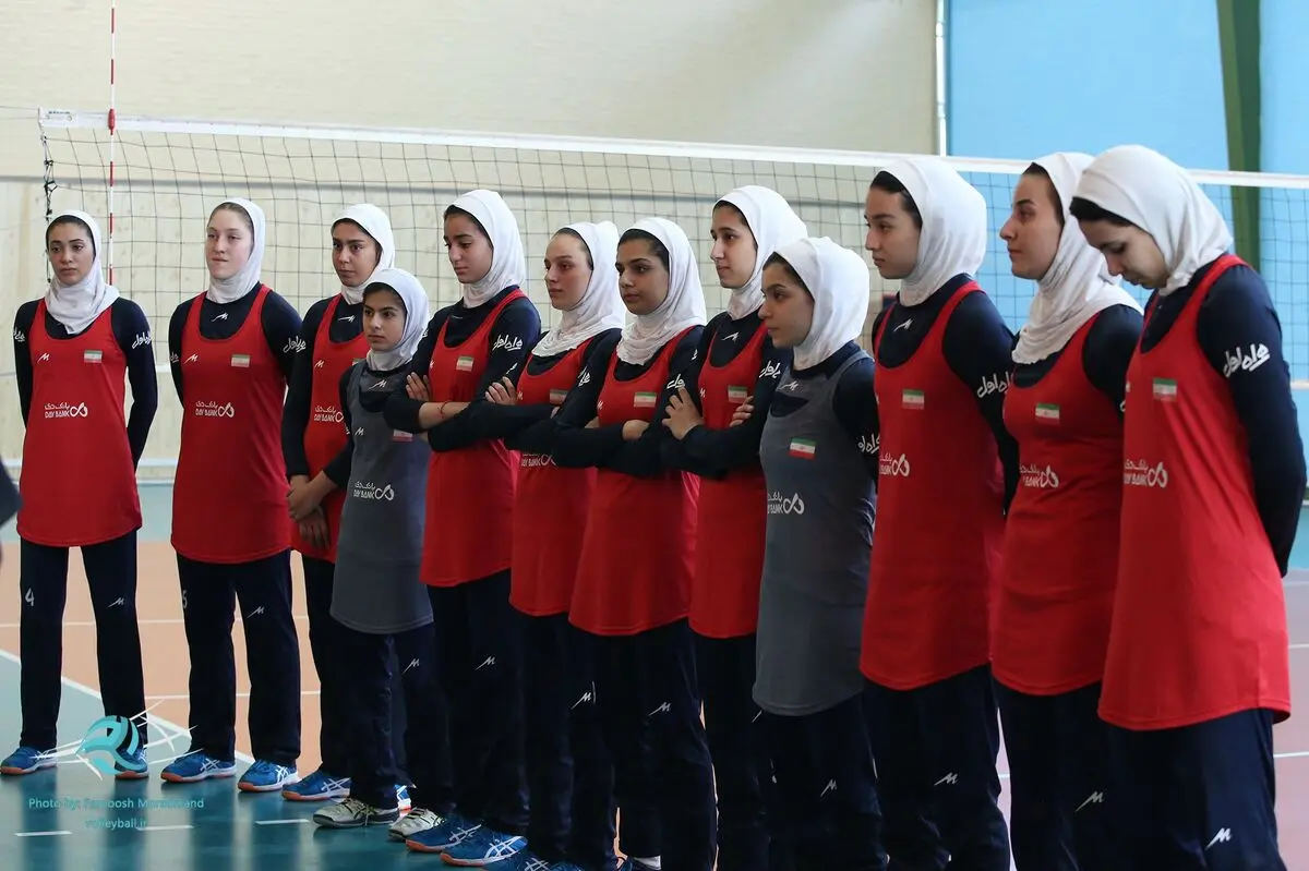 بانوان والیبالیست آماده جدال
