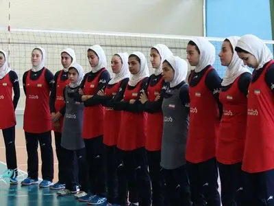 بانوان والیبالیست آماده جدال