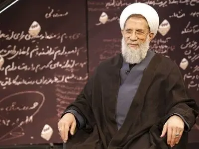 در مقابله با کرونا ۱۴ شهید داده‌ایم/ نبش قبر هیچ فایده‌ای به حال کشور ندارد