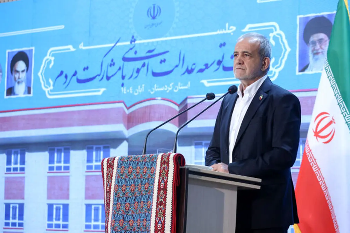 انسان‌هایی که با وجود نیاز مالی، به ساخت آینده فرزندان این سرزمین کمک می‌کنند، قهرمانان واقعی کشورند