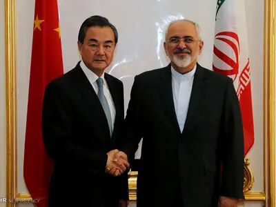 مشاورات ایرانیة صینة حول الاتفاق النووی وناقلة النفط الایرانیة المنکوبة