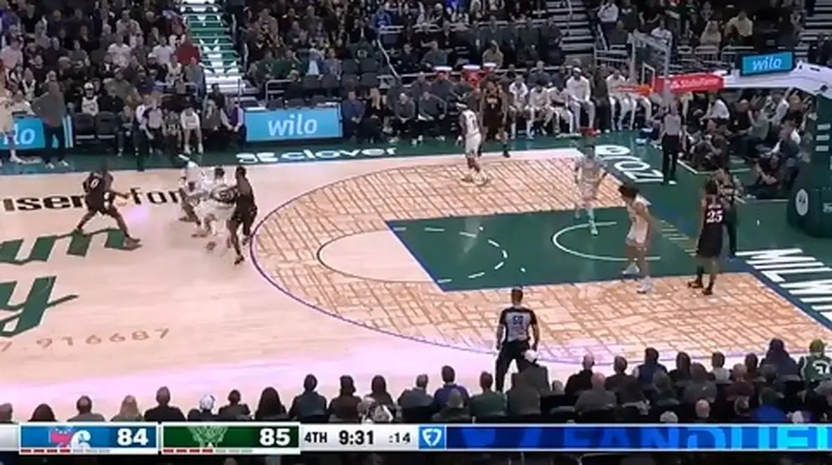 پنج حرکت برتر در بازی‌های شب گذشته لیگ حرفه‌ای بسکتبال NBA + فیلم