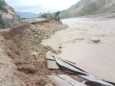 بازسازی ۵۰ درصدی دیواره ساحلی پلدختر 
