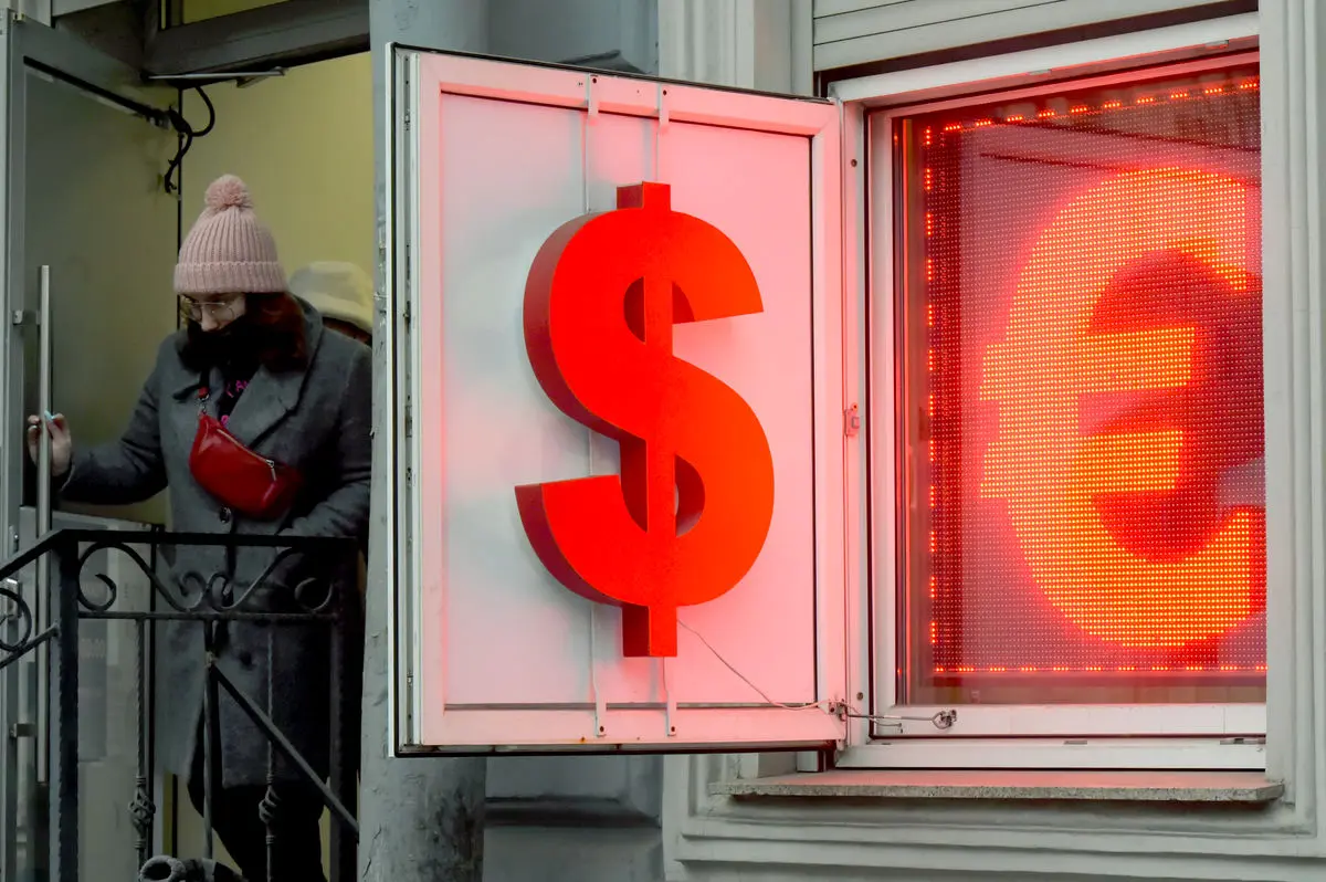 تصمیم روسیه، یورو را به زیر ۹۹ سنت کاهش داد