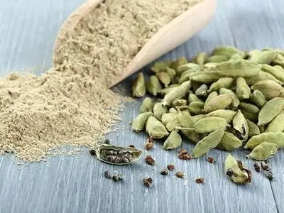 آموزش روش‌های پودر کردن هل در منزل