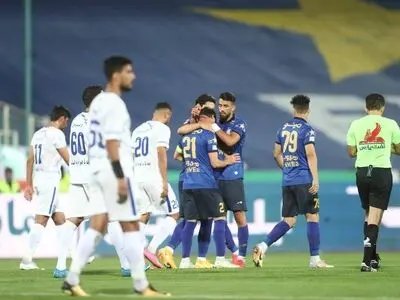 واکنش سیرجانی‌ها به پنالتی اول استقلالی‌ها؛ عجیب ترین پنالتی فصل علیه گل‌گهر!

