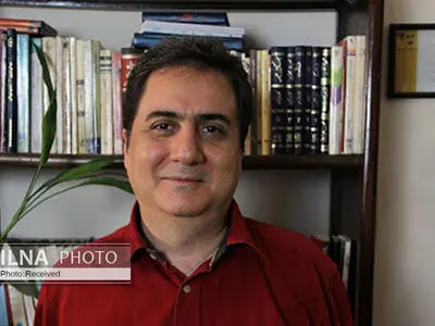 شکاف میان نویسنده و کارگردان زیاد شده/ ادبیات عامه‌پسند ایرانی سخیف و تکراری است/ ادبیات ایران توضیحی‌ست نه توصیفی