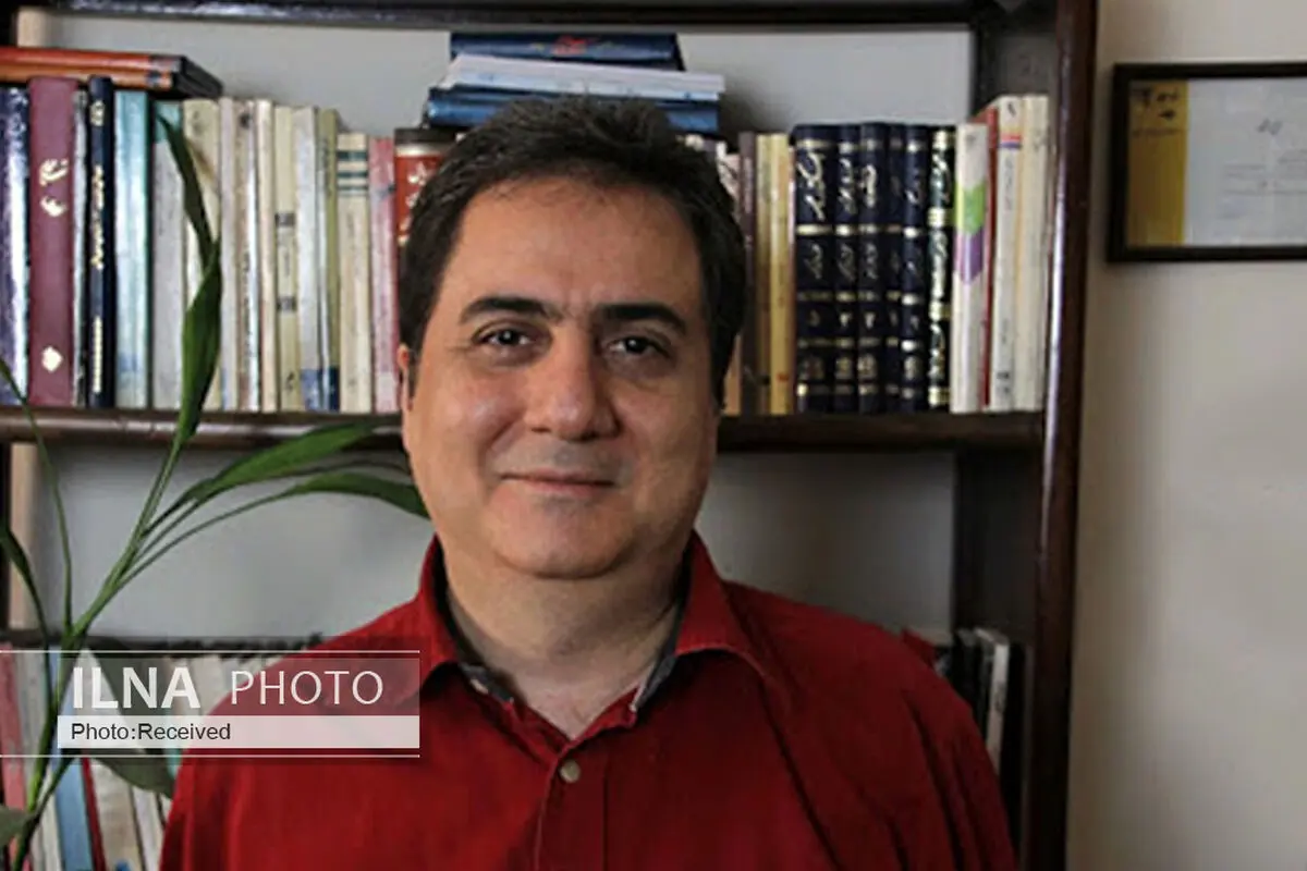 شکاف میان نویسنده و کارگردان زیاد شده/ ادبیات عامه‌پسند ایرانی سخیف و تکراری است/ ادبیات ایران توضیحی‌ست نه توصیفی