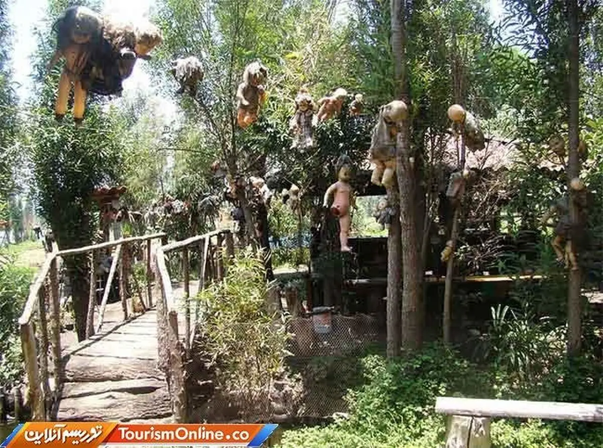توریست‌های گریان در جزیره عروسک‌های شکسته+تصاویر
