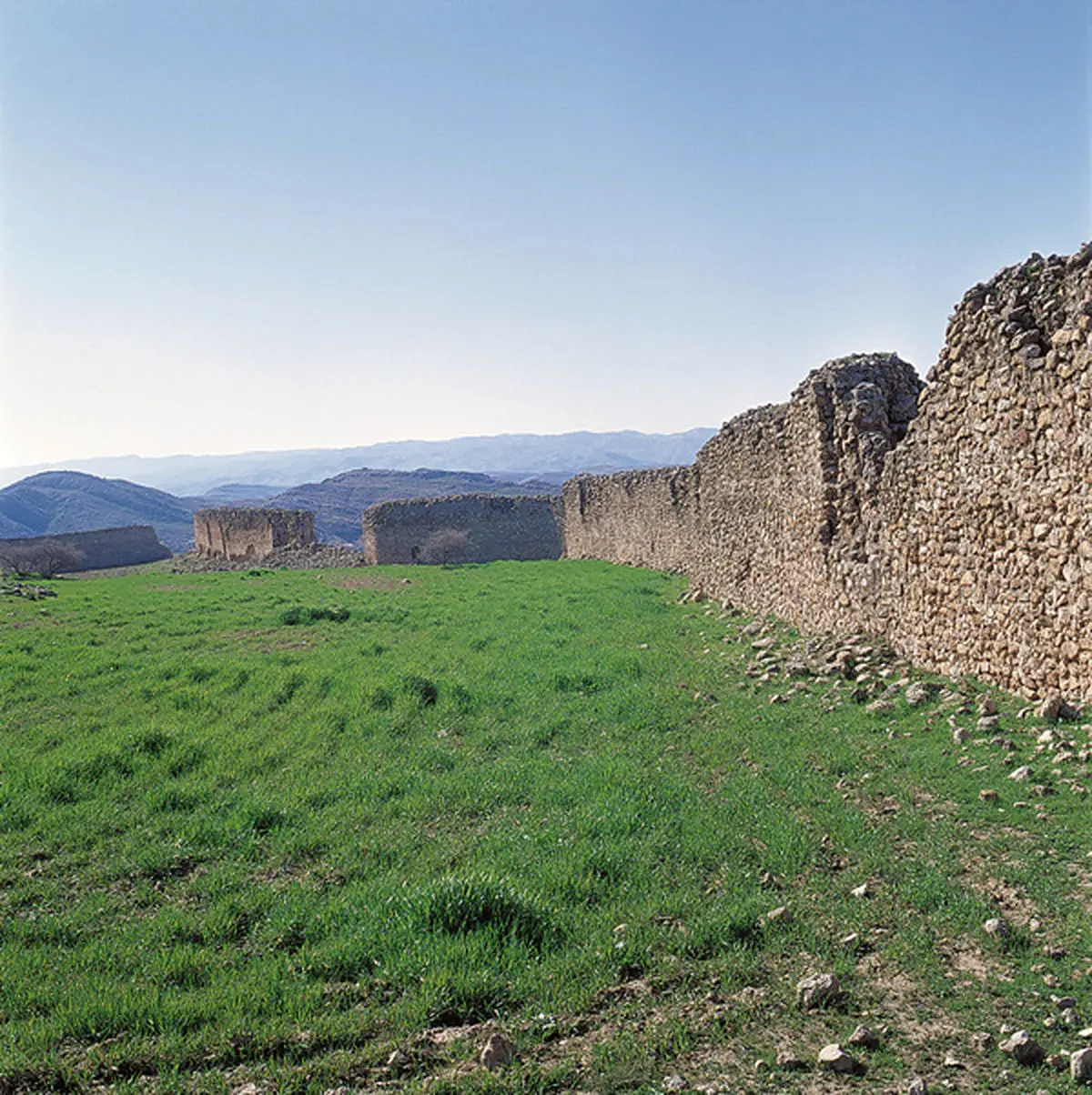 تصویب عرصه و حریم ۴ اثر تاریخی ایلام در شورای حریم آثار ملی کشور
