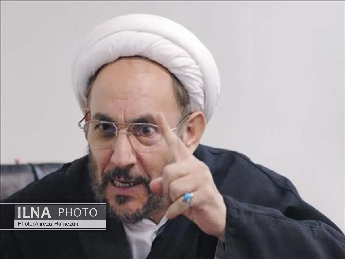 دستیار رییس جمهور به چرام سفر می کند