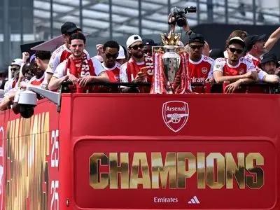 بازداشت ۱۶ هوادار و نجات ۷۵ نفر در جشن قهرمانی آرسنال