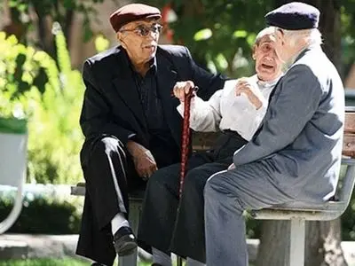 جمعیت سالمند اصفهان بیش از نیم میلیون نفر است/ تبعیض سنی در درمان ها دیده می شود