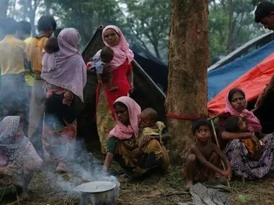 Rohingya rebels declare truce amid humanitarian crisis