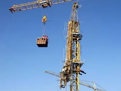نجات کارگر ساختمانی از مرگ در ارتفاع ۳۰متری جرثقیل تاور کرین