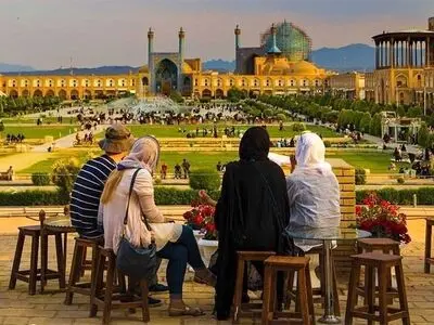 آمارهای دولتی گردشگران ورودی درست نیست/ مردم تاجیکستان توان سفر به ایران ندارند و چینی‌ها هم  گردشگر نمی‌فرستند