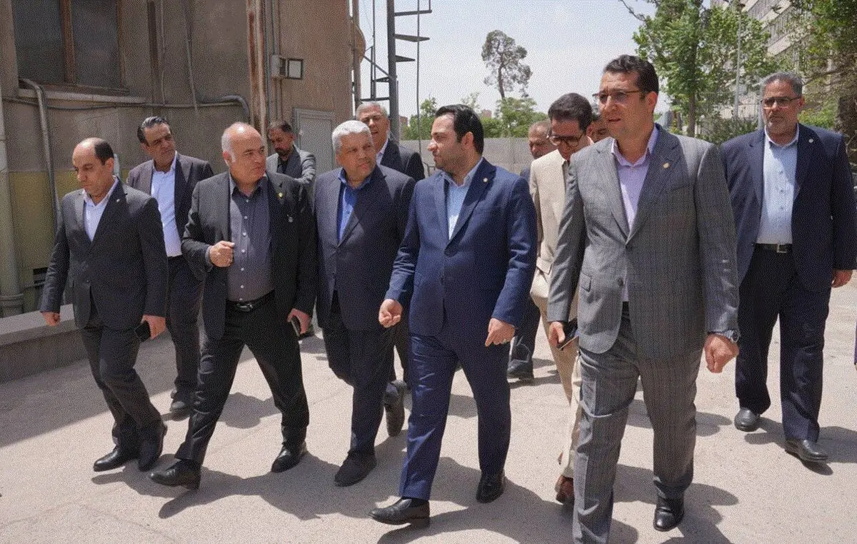 حجره به حجره پیوند تاریخی بانک ملی با بازار را دوباره زنده می‌کنیم/ تداوم خدمت زیر آوار جنگ؛ تقدیر سیفی از کارکنان شعبه بازار