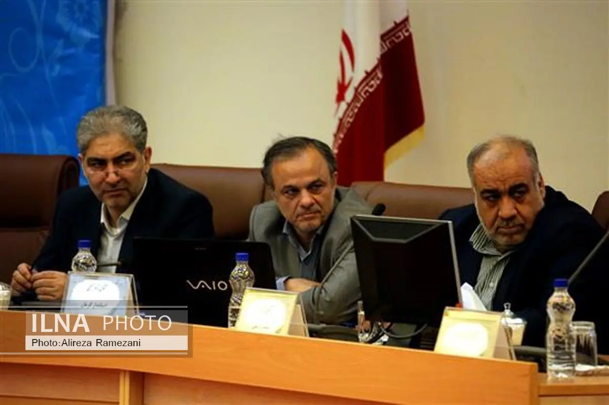 وزیر کشور اولویتهای استانها در اجرای اقتصاد مقاومتی را تشریح کرد