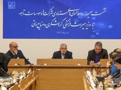 در جنگ روایت‌ها، باید از گفتمان هویتی خود دفاع کنیم