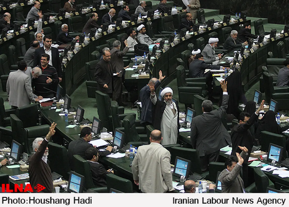  نمایندگان به دیدار رهبر معظم انقلاب رفتند