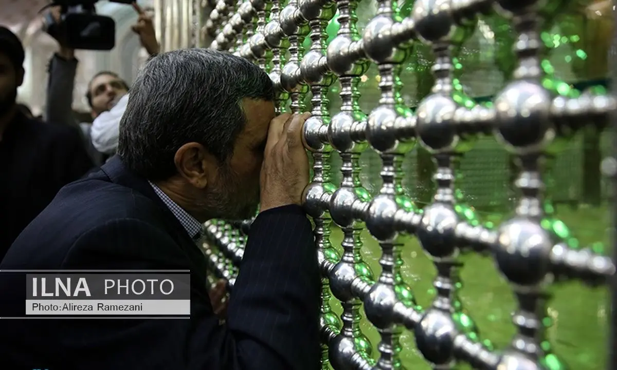 احمدی‌نژاد به زیارت حرم بنیانگذار انقلاب اسلامی رفت