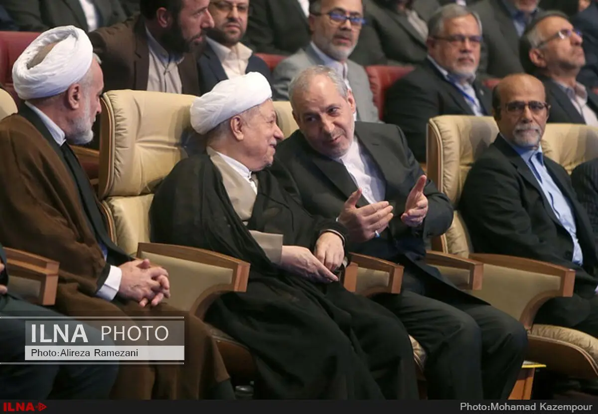 خاطره رئیس مجمع تشخیص مصلحت نظام از معلم کلاس اولش