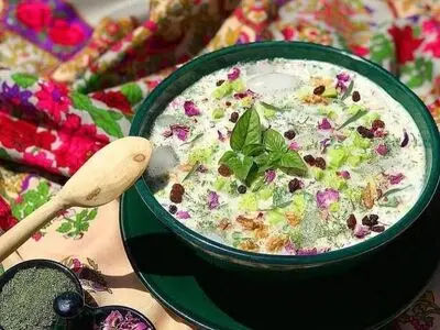 طرز تهیه آب دوغ خیار