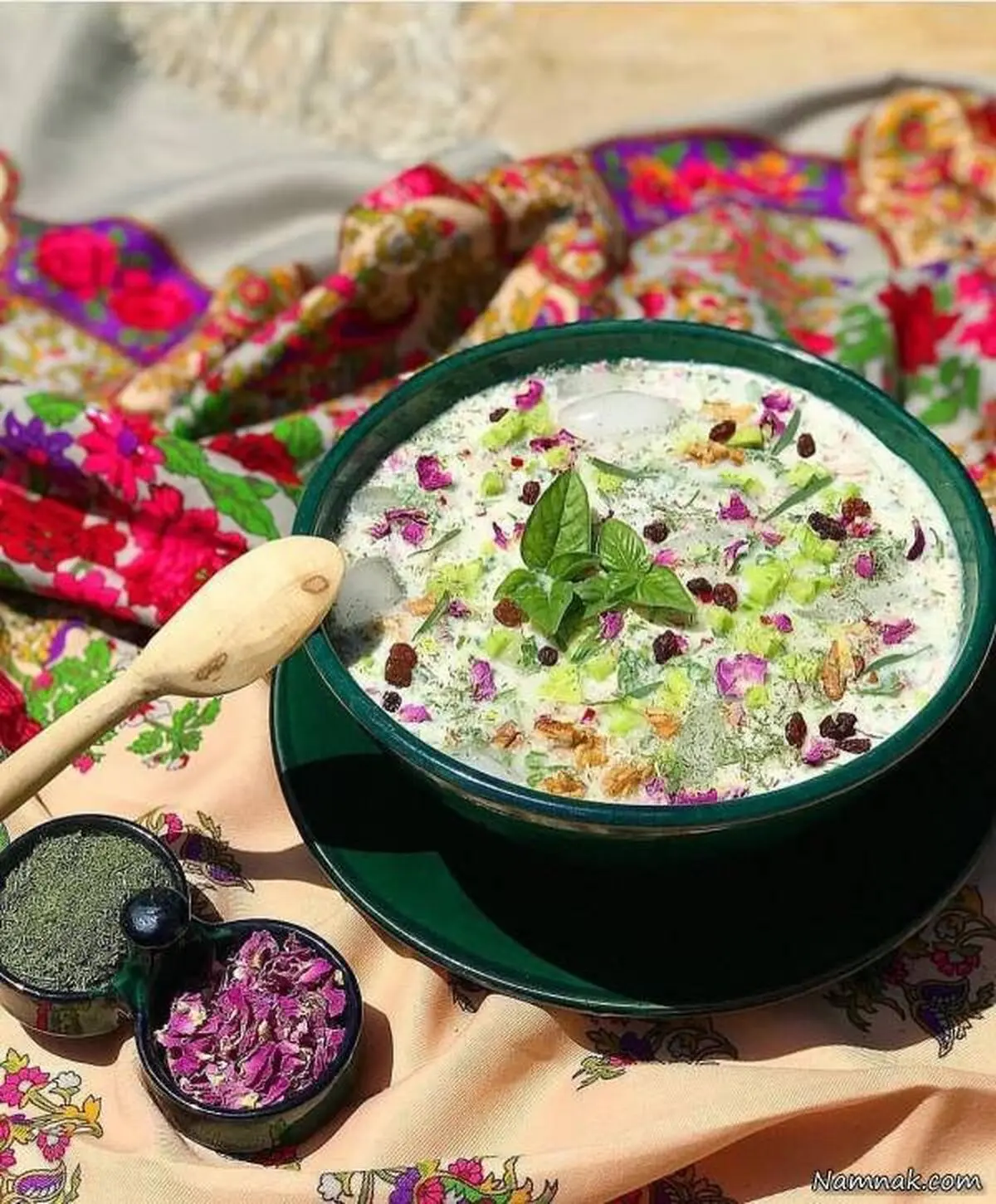 طرز تهیه آب دوغ خیار