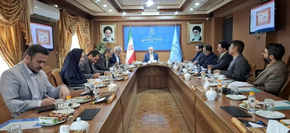 نشست بررسی چالش‌ها و موانع تحقق حقوق شهروندی برگزار شد
