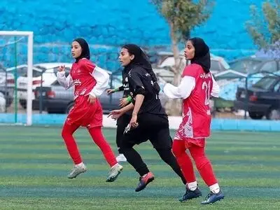  گل‌گهر صدرنشین میزبان پرسپولیس