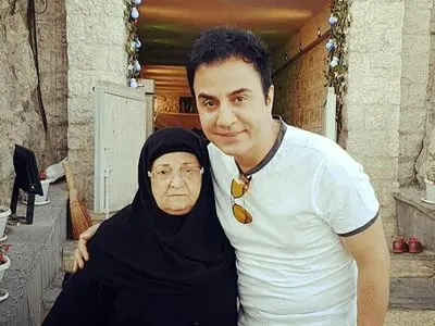 داریوش فرضیایی در غم از دست دادن مادر به سوگ نشست