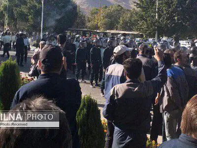 آخرین وضعیت اعتراضات کارگران آذرآب/ کارخانه را به سازمان گسترش و نوسازی صنایع بدهید