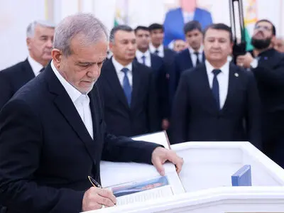 پزشکیان در دفتر یادبود «دانشگاه علوم‌پزشکی ابن‌سینا» تاجیکستان چه نوشت؟