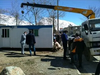 ورود 100 کانکس برای زلزله زدگان به سی سخت