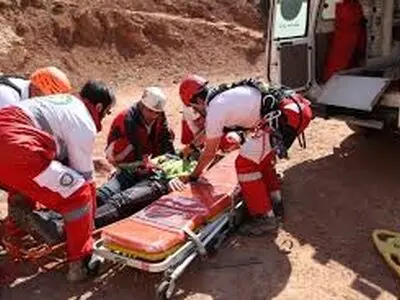 امدادرسانی به مصدوم حادثه دیده از سقوط ارتفاع در شهرستان سامان