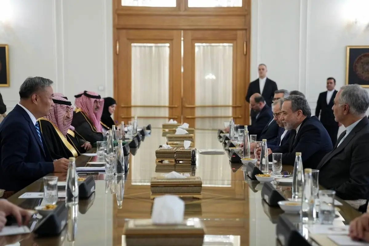 عراقجي يؤكد على تعزيز العلاقات مع دول الجوار ومنها السعودية