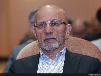 درخواست کمیته رفع حصر فراکسیون امید از لاریجانی برای پذیرش محوریت رفع حصر/ تاکید رییس مجلس بر پیگیری جدی موضوع