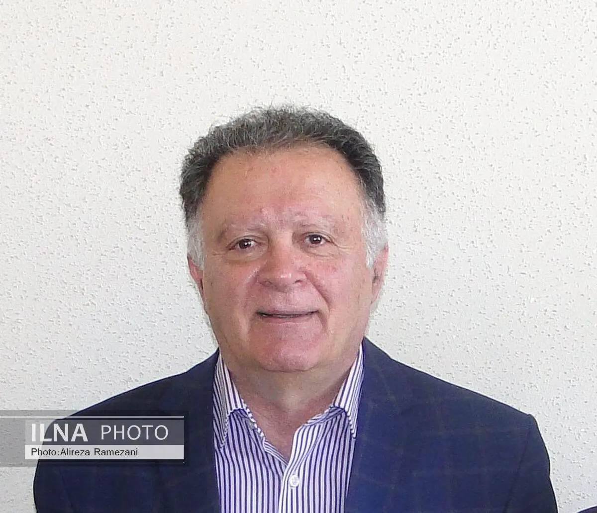 اقتصاد مقاومتی به معنای تولید و چگونگی مصرف تولیدات است