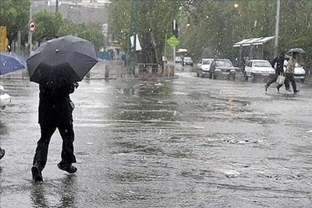 بارندگی شدید در نیمه شرقی کشور طی امروز/ در روزهای آتی دمای هوا در شمال و شمال غرب ایران کاهش می‌یابد 