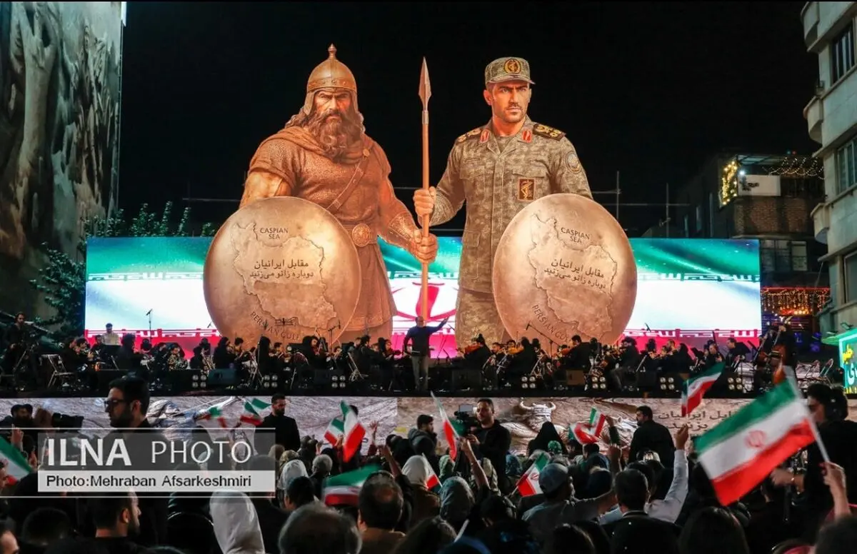 اجرای قطعه «ای ایران» توسط ارکستر سمفونیک تهران در میدان انقلاب+فیلم
