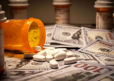 هزینه برخی داروهای وارداتی ۳۰۰ میلیون تومان شده است