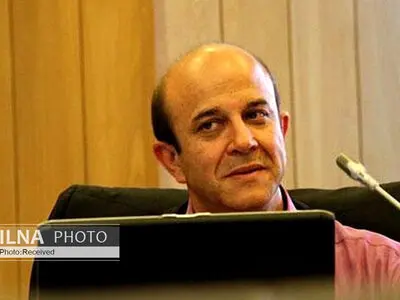 شرایط دستمزدِ پایین و نرخ بالای تورم جابجایی ثروت را بجای تولید آن درپی دارد/ باید مشکل معیشتِ کارگران را حل کرد 