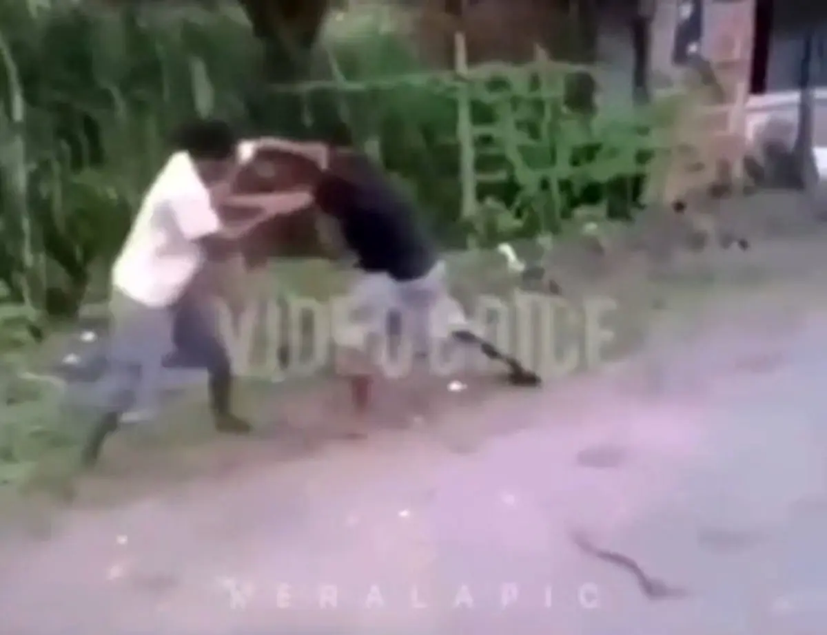 در بحبوحه جنگ آمریکا و ایران ؛ لحظه تاریخی ورود امارات به جنگ به نفع آمریکا را ببینید! + فیلم