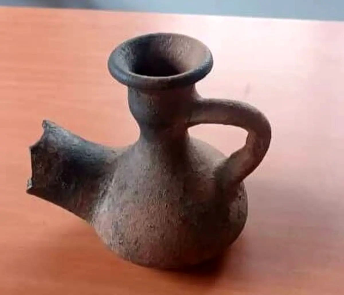 کشف شیء سفالی دوران قاجار در رودسر؛ تحویل به خزانه آثار تاریخی