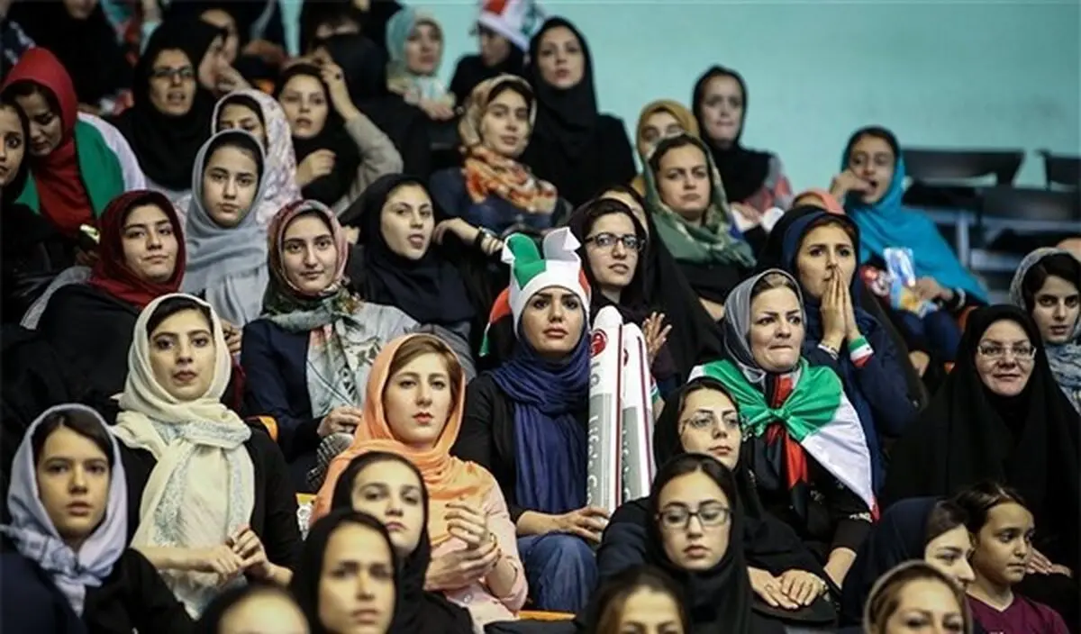 چتر نگاه سیاسی، مانع ورود بانوان به ورزشگاه‌ها
