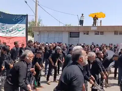 سوگ سرخ گناباد در روز عاشورا با یاد رهبر شهید + فیلم