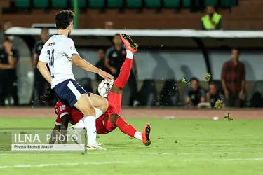 دیدار تیم های فوتبال پرسپولیس تهران و ملوان بندرانزلی