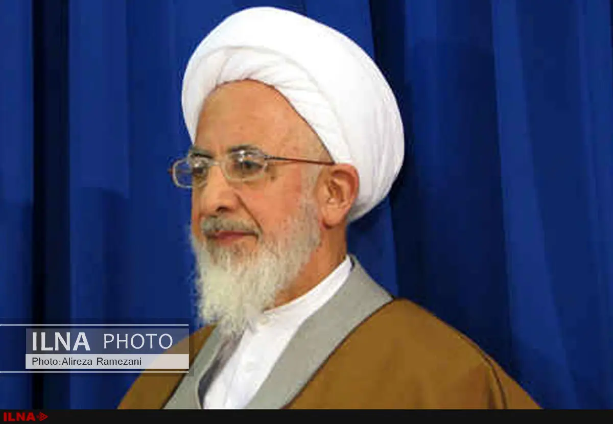 بازدید آیت‌الله جوادی آملی از نمایشگاه کتاب تهران 