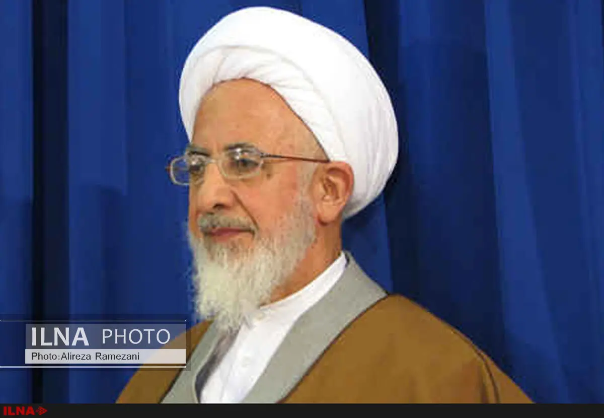بازدید آیت‌الله جوادی آملی از نمایشگاه کتاب تهران 